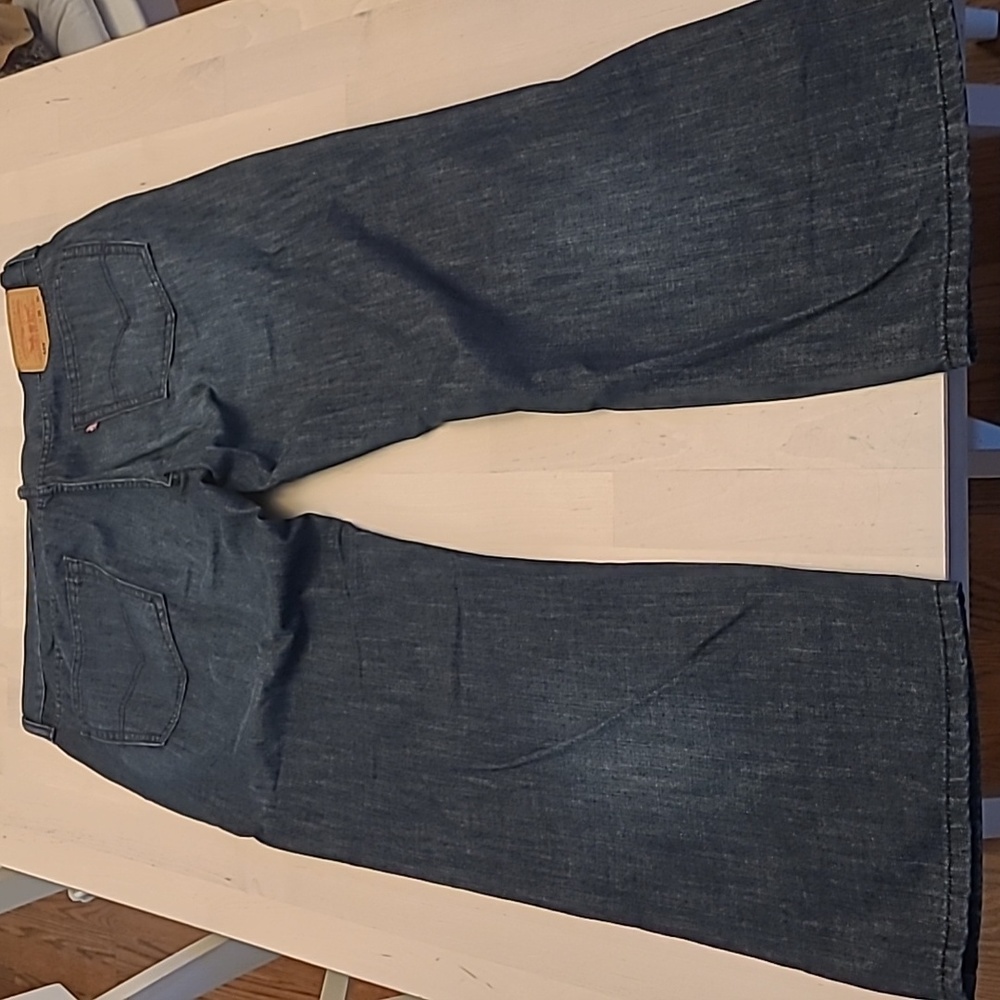 LIKE NEW Levi's 559 Relaxed Straight Medium Wash Mens Jeans - Picture 11 of 14